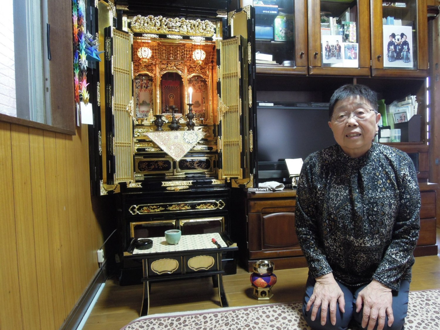 麗光堂のお客様 代々受け継ぐ仏壇の修復完了記念写真