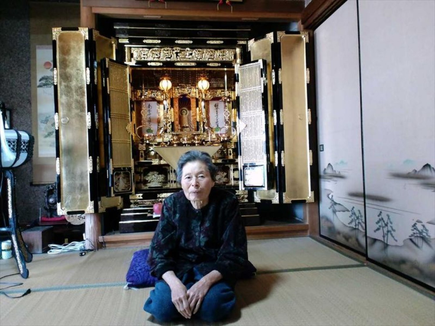 麗光堂のお客様 仏壇のお洗濯仕上がりをご確認の記念写真