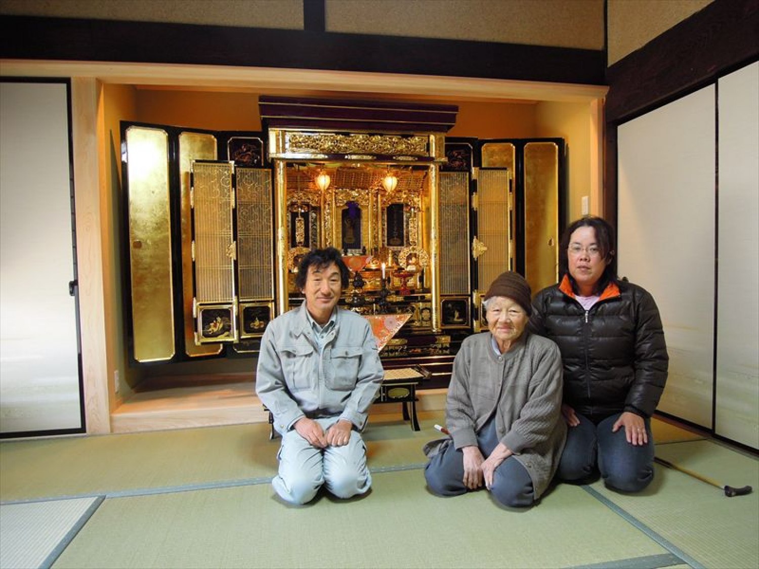 麗光堂のお客様 仏壇のお洗濯完了に喜ばれる記念写真 鈴鹿市