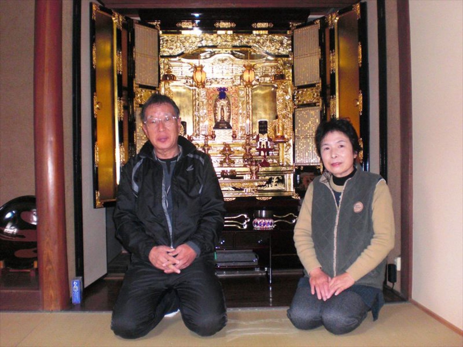 麗光堂のお客様 仏壇クリーニング完了のお喜びの記念写真