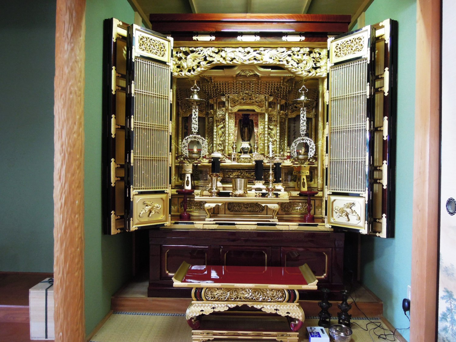 麗光堂のお客様 仏壇のお洗濯で満足度120%の仕上がり記念写真